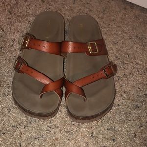 Ajustable Sandals
